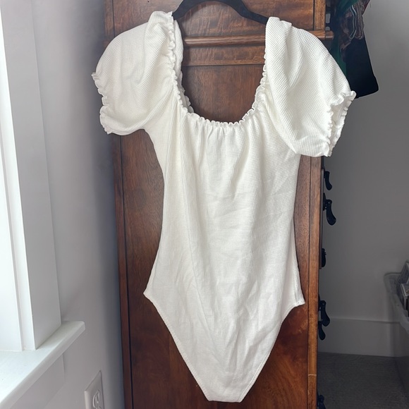 Topshop | short sleeve bodysuit - Picture 4 of 7